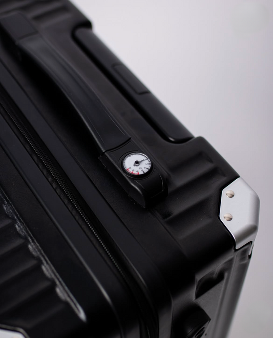 Pourquoi une valise avec pèse-bagage intégré, ça change tout