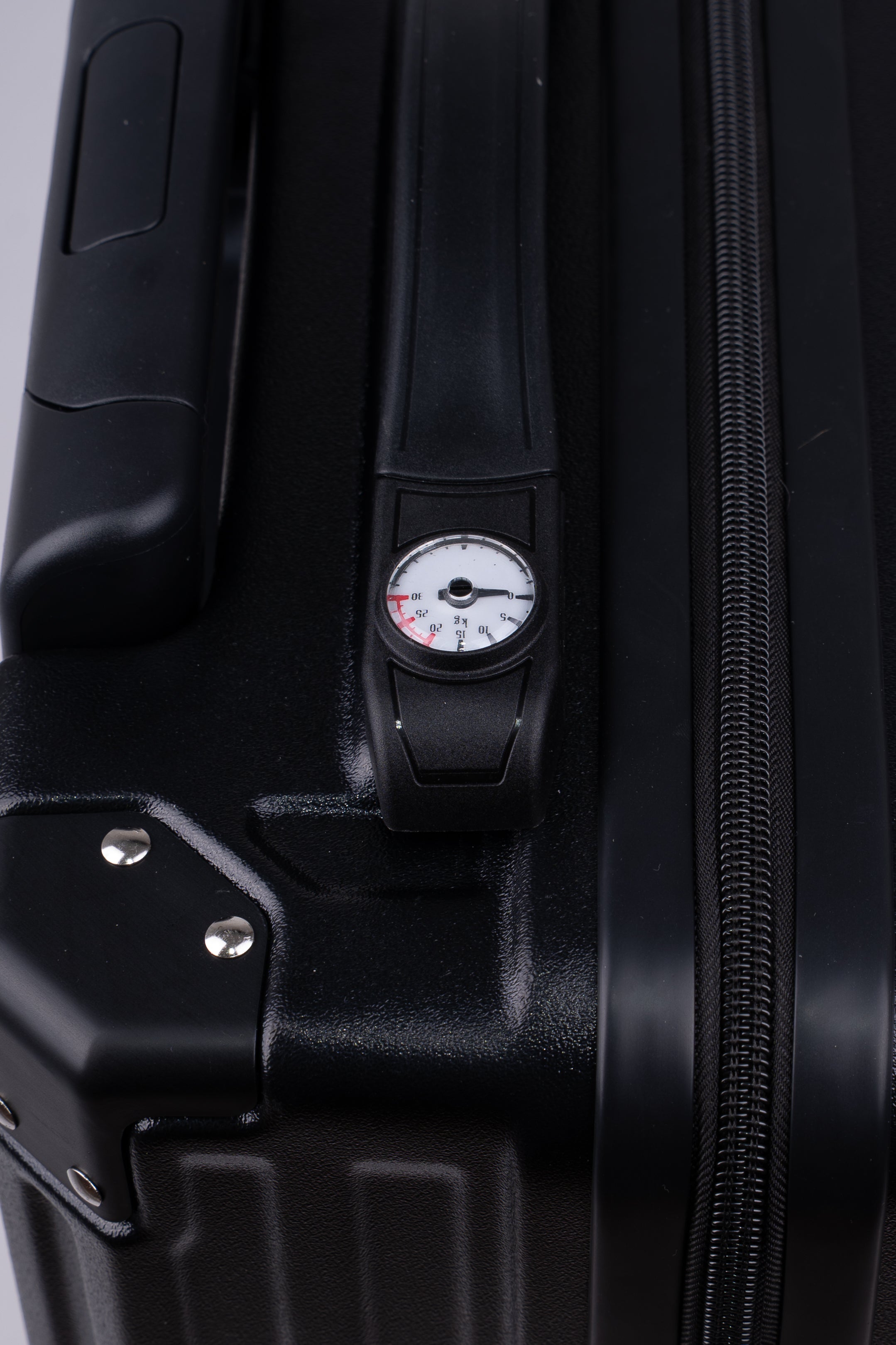 Elyôn One Black – Valise intelligente avec pesage intégré